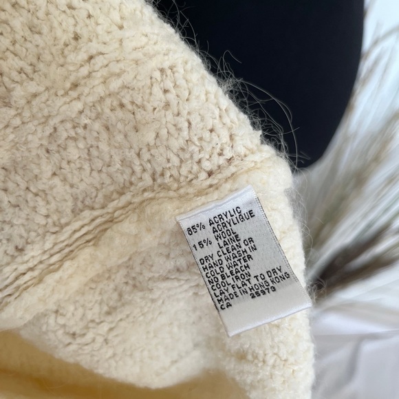 Vintage Gaddy Collection Cozy Cream Turtleneck Sweater size medium - Picture 6 of 6